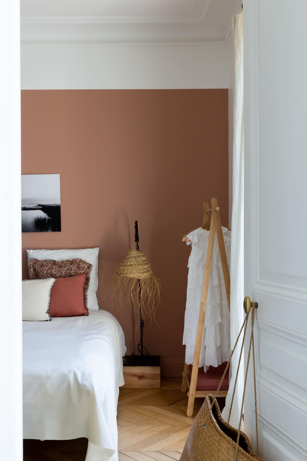 Zweifarbiges Schlafzimmer in Rosa