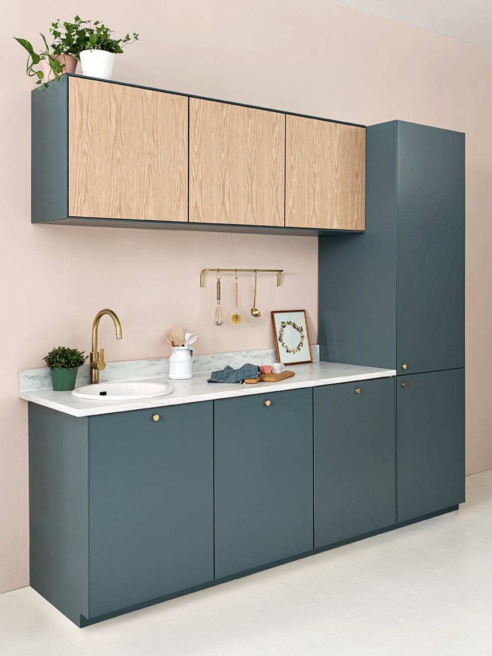 Pantry Küche in Eiche & Blau 05 - Bleu paon