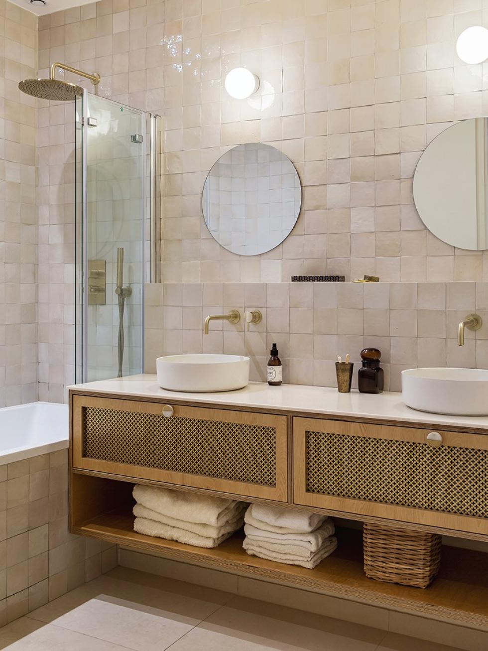 Home Tour: Badezimmer für Kinder in renovierter Maisonettewohnung