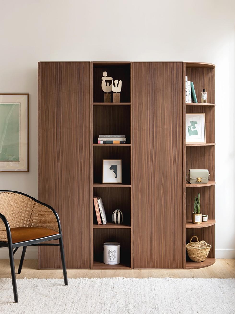 Schrank aus Walnussholz