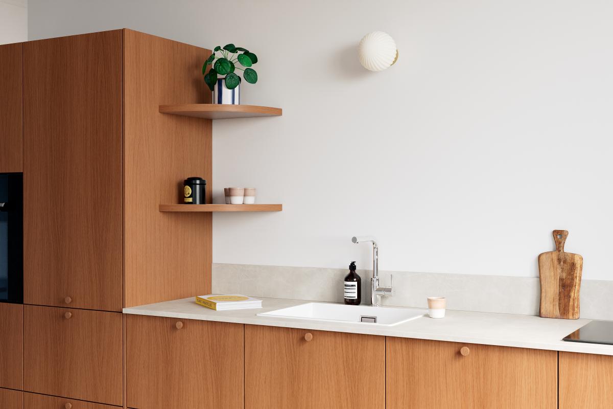 Corner curved floating shelf