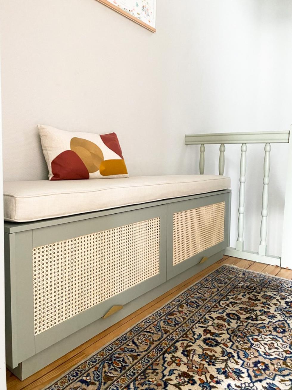 Projekt erstellt mit unseren Fronten in Rattan in der Farbe Stone et Griffe Delta aus Messing.