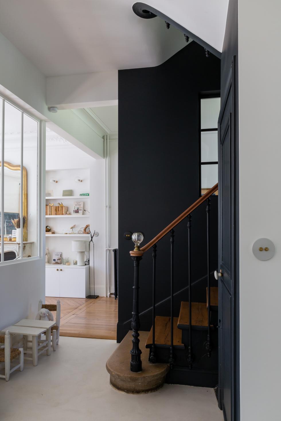 Projekt von Mise en Scène Interior Design - ⓒ Agathe Tissier für Plum Living