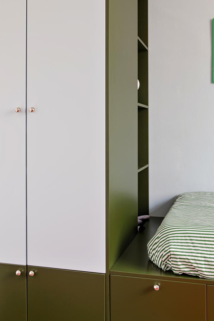 Porte 25x185cm - charnières à droite
